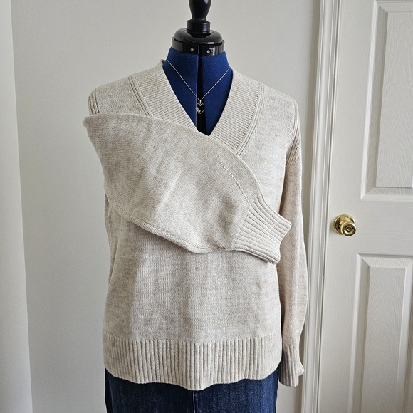 NWT GAP Crossover V-Neck Sweater M Marshmallow Beige Balloon Sleeve Cotton Fall - Picture 5 of 13